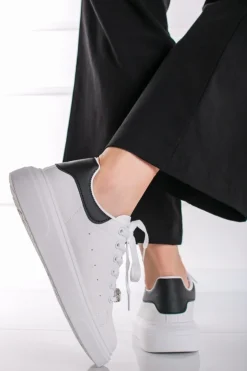 Outlet Białe niskie trampki Shyla - czarno-białe Sneakersy