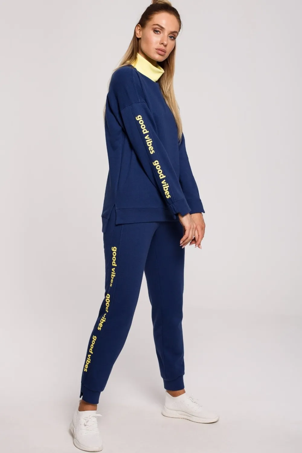 Outlet Buza daka z ogo good vibe - atraentowa Odzież Casualowa|Bluzy