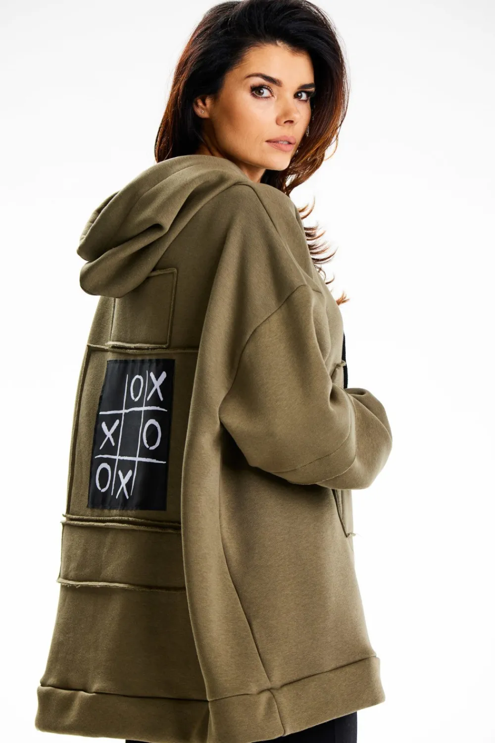 Online Bluza damska z ozdobnymi naszywkami - khaki Odzież Casualowa|Dobry Skład