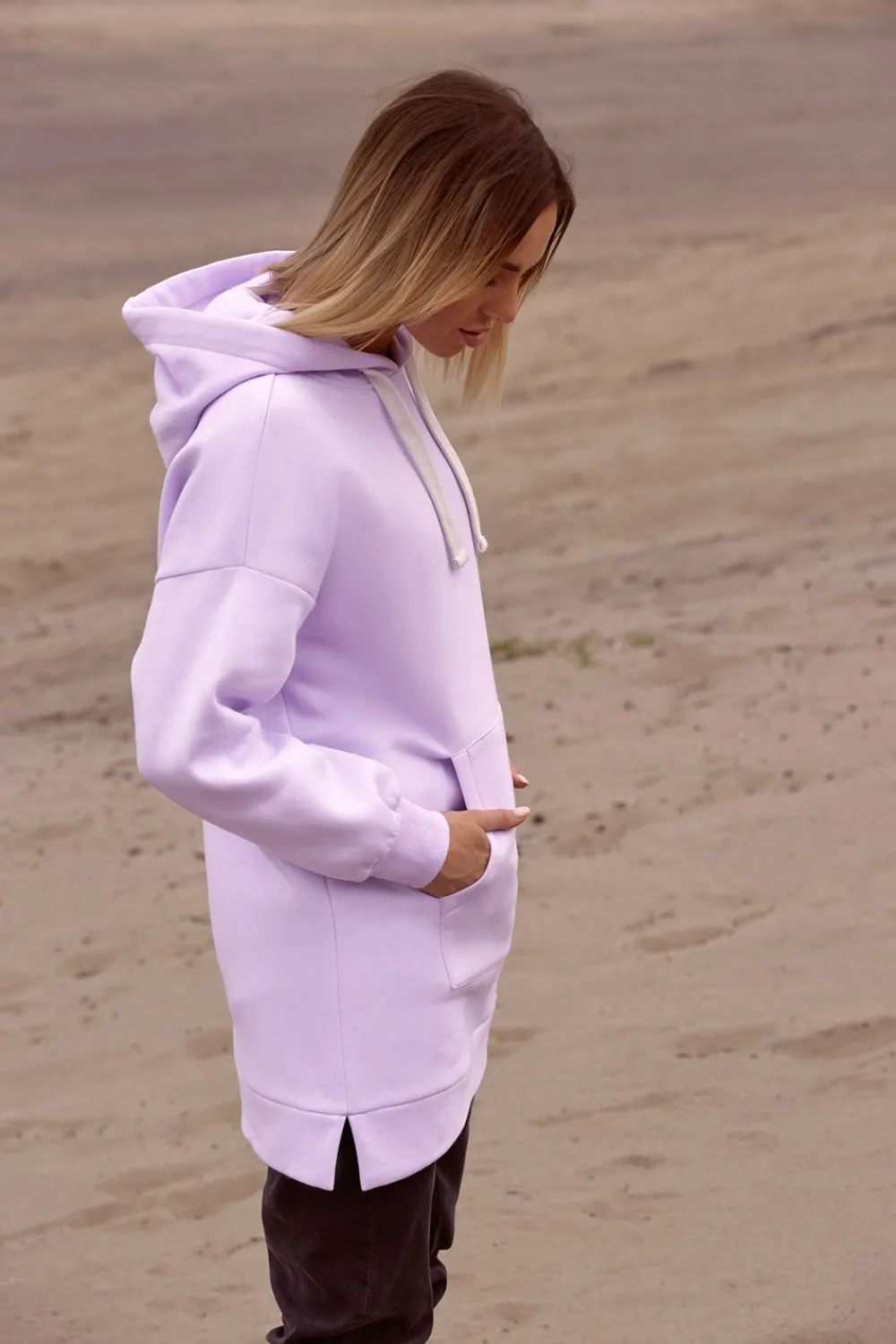 Online Bluza oversize z kieszenią typu kangurek - liliowa Bluzy