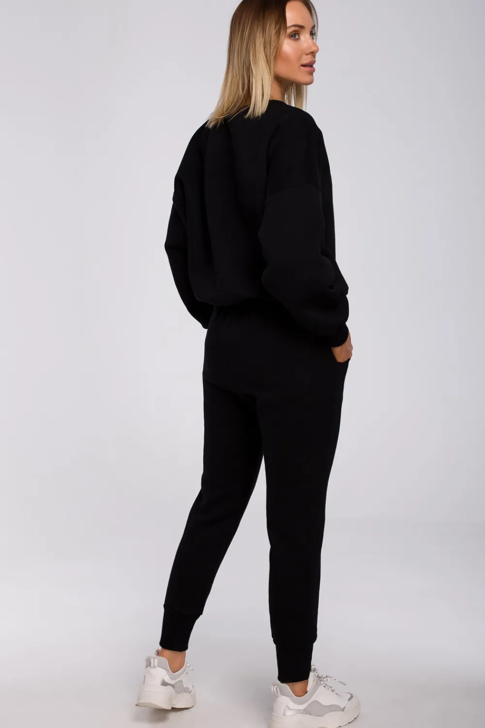 Bluza szeroka z haftem - czarna Odzież Casualowa|Bluzy