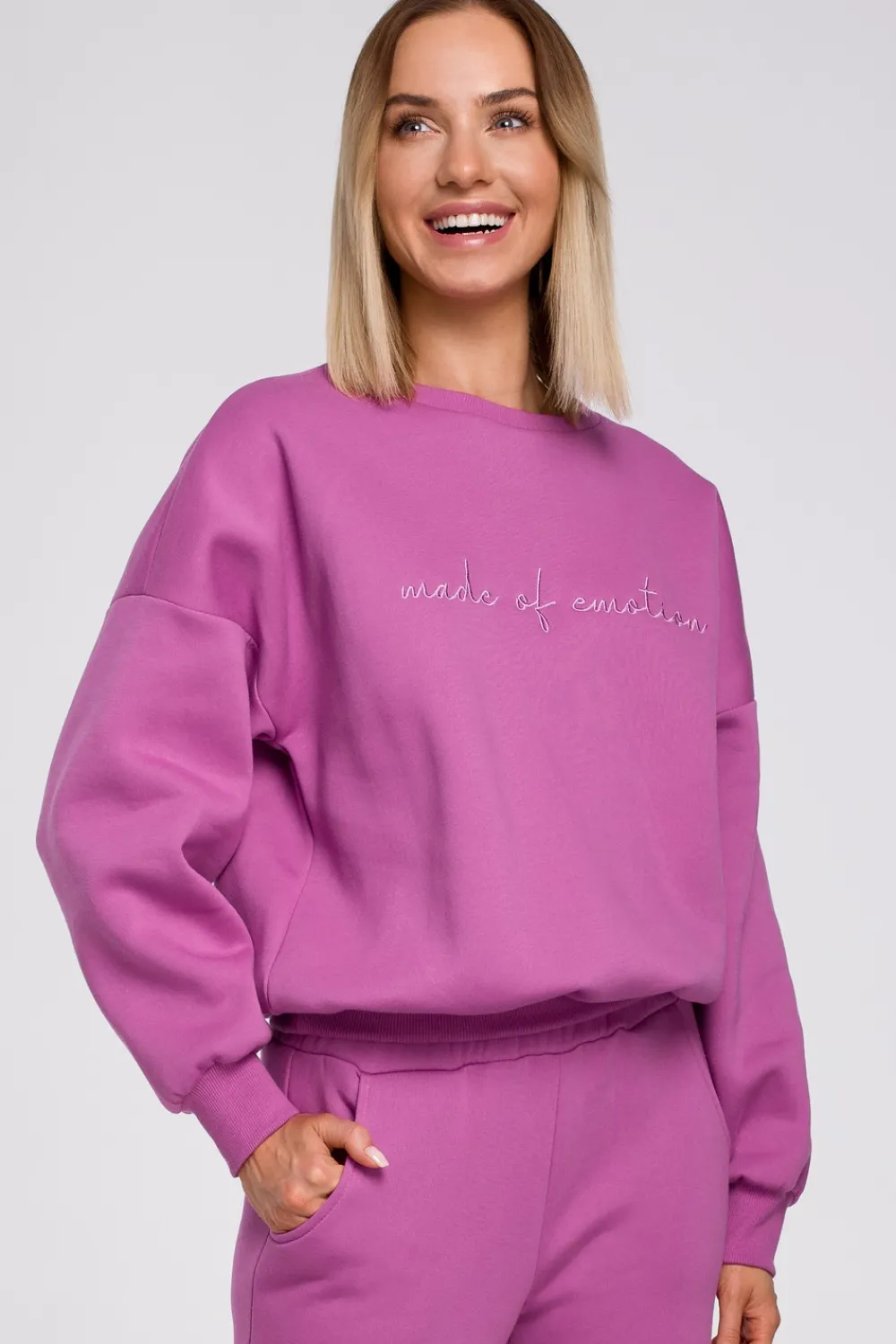 Online Bluza szeroka z haftem - lawendowa Bluzy