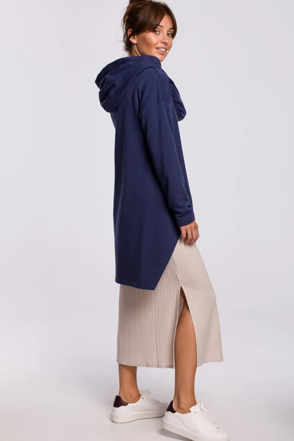 Bluza z kapturem i asymetrycznym rozcięciem - niebieska Odzież Casualowa|Bluzy