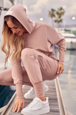 New Bluza z kapturem i wysokim ściągaczem - mocca Bluzy