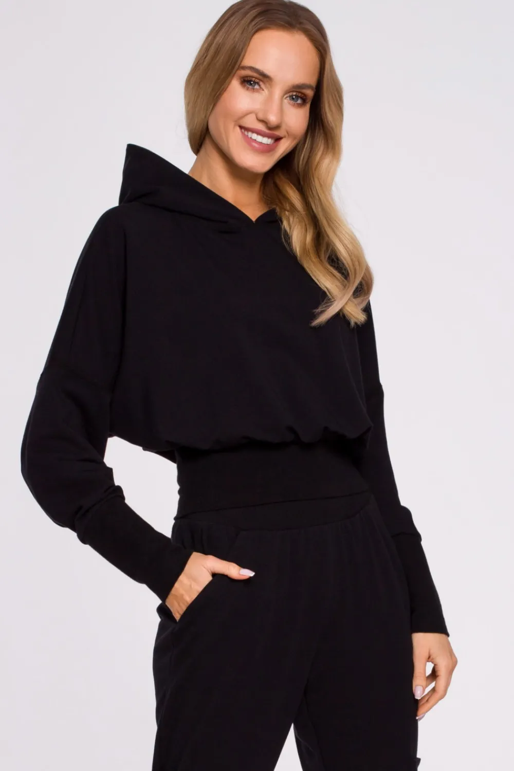 Hot Bluza z kapturem i wysokim ściągaczem - czarna Odzież Casualowa|Bluzy