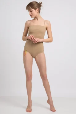 Outlet Body na cienkich raiączkach - cappuccino Body|Odzież Casualowa