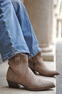 Hot Buty do kostek na grubym obcasie Abner - beżowe Botki
