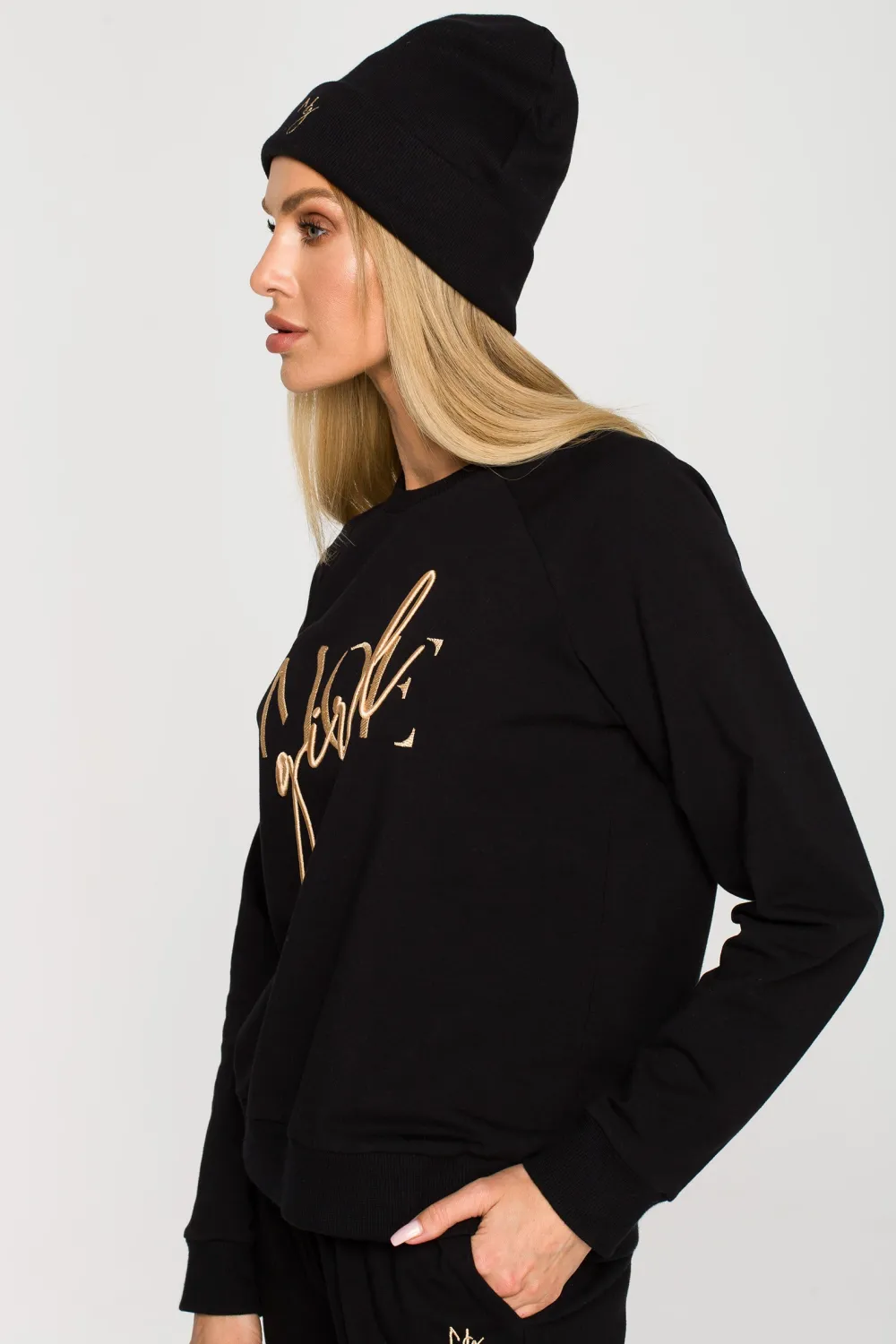 Czapka beanie z haftem - czarna Akcesoria|Dobry Skład
