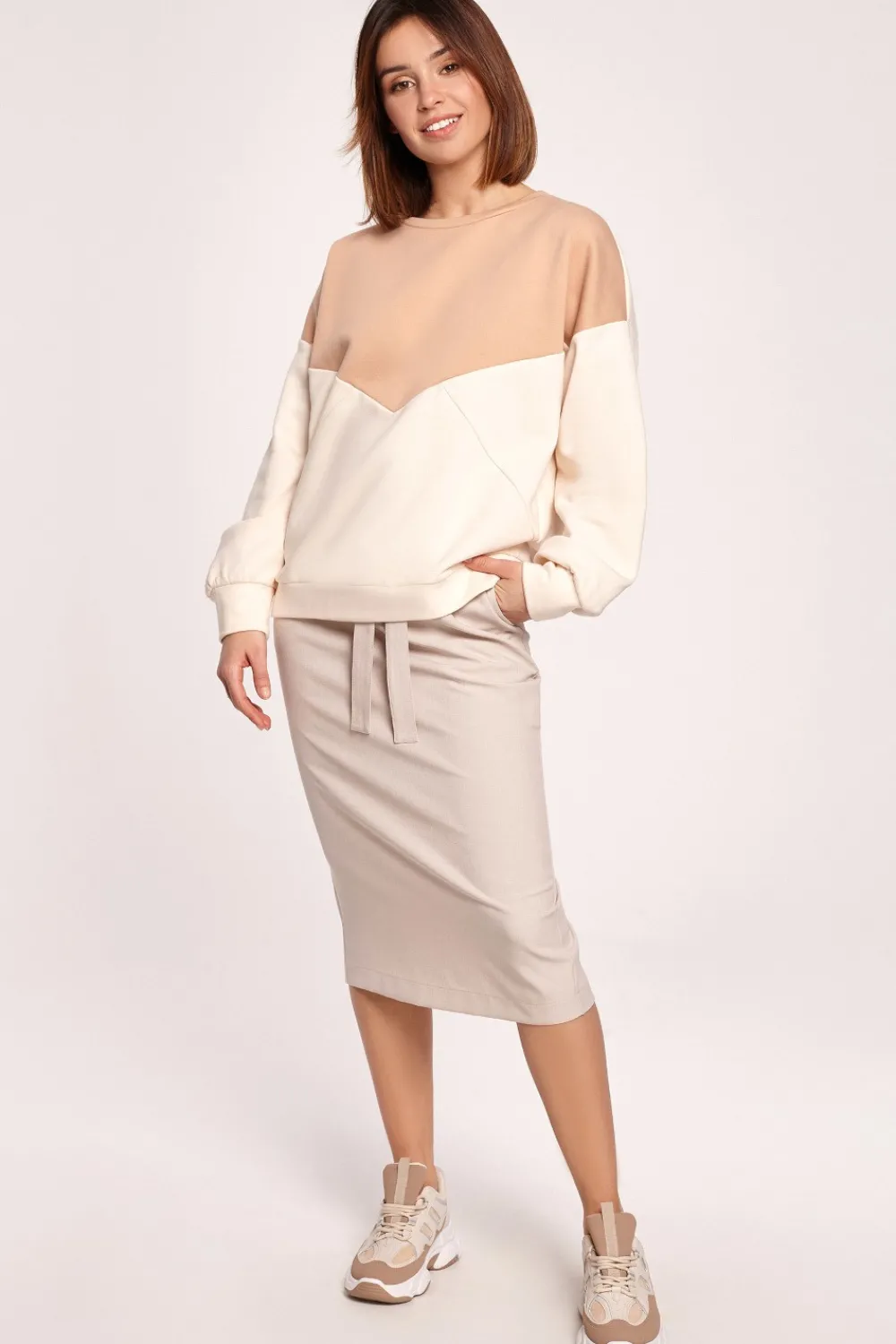 Sale Dwukolorowa bluza o luźnym kroju - model 4 Bluzy