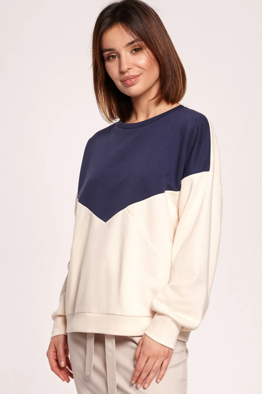 Discount Dwukolorowa bluza o luźnym kroju - model 2 Bluzy