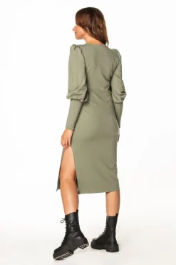 Sale Dzianinowa ukienka z bufiatyi rękawai - khaki Sukienki Koktajlowe|Sukienki