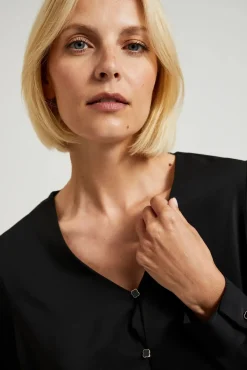 Clearance Eegancka buzka z dekote w erek i guzikai - czarna Bluzki