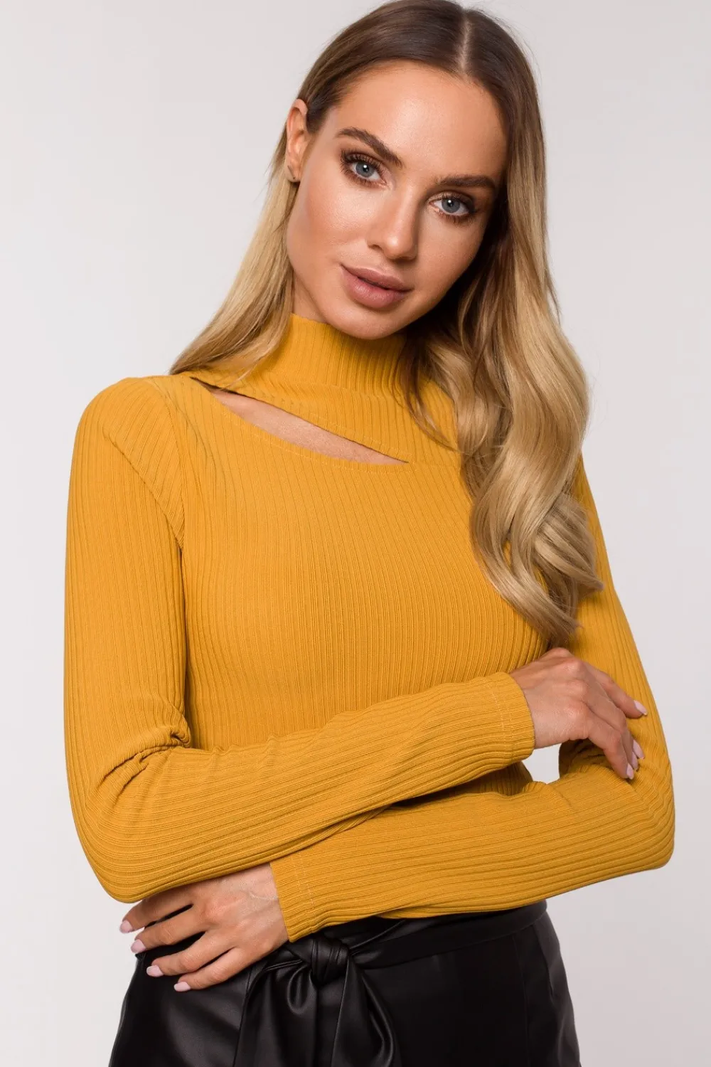 Discount Gof z wycięcie w dekocie - uztardowy Golfy|Odzież Casualowa