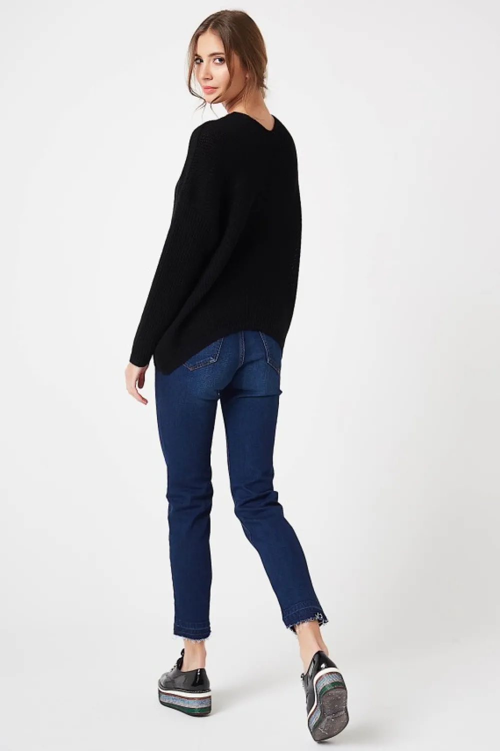 New Kobiecy sweter w serek - czarny Swetry