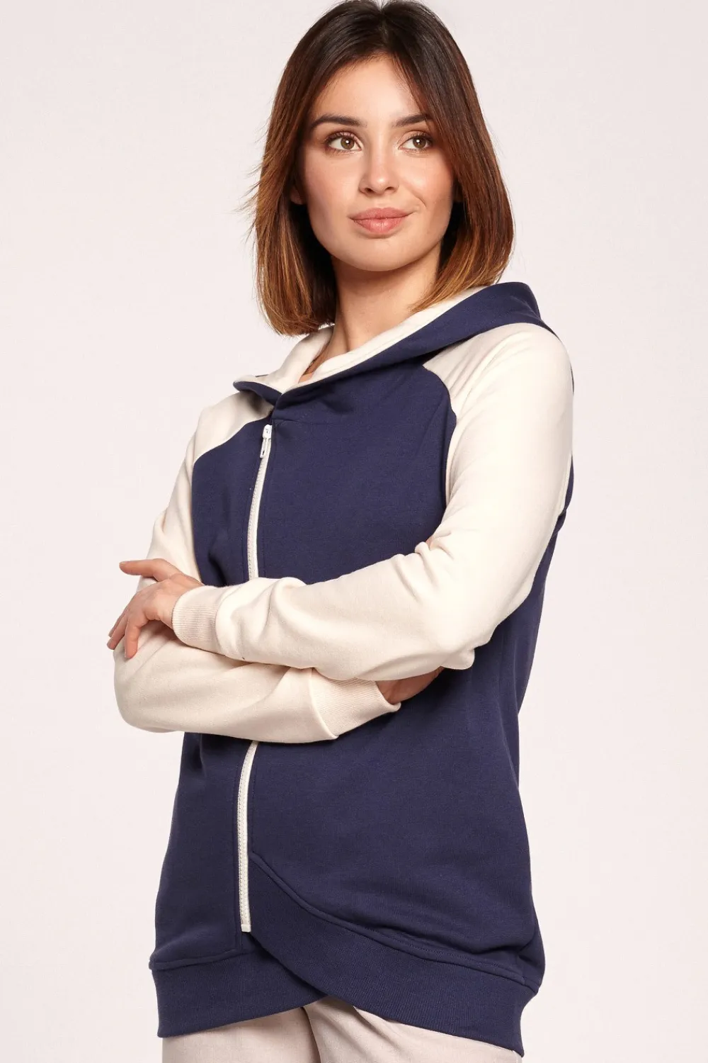 Kolorowa bluza z zamkiem - model 2 Bluzy