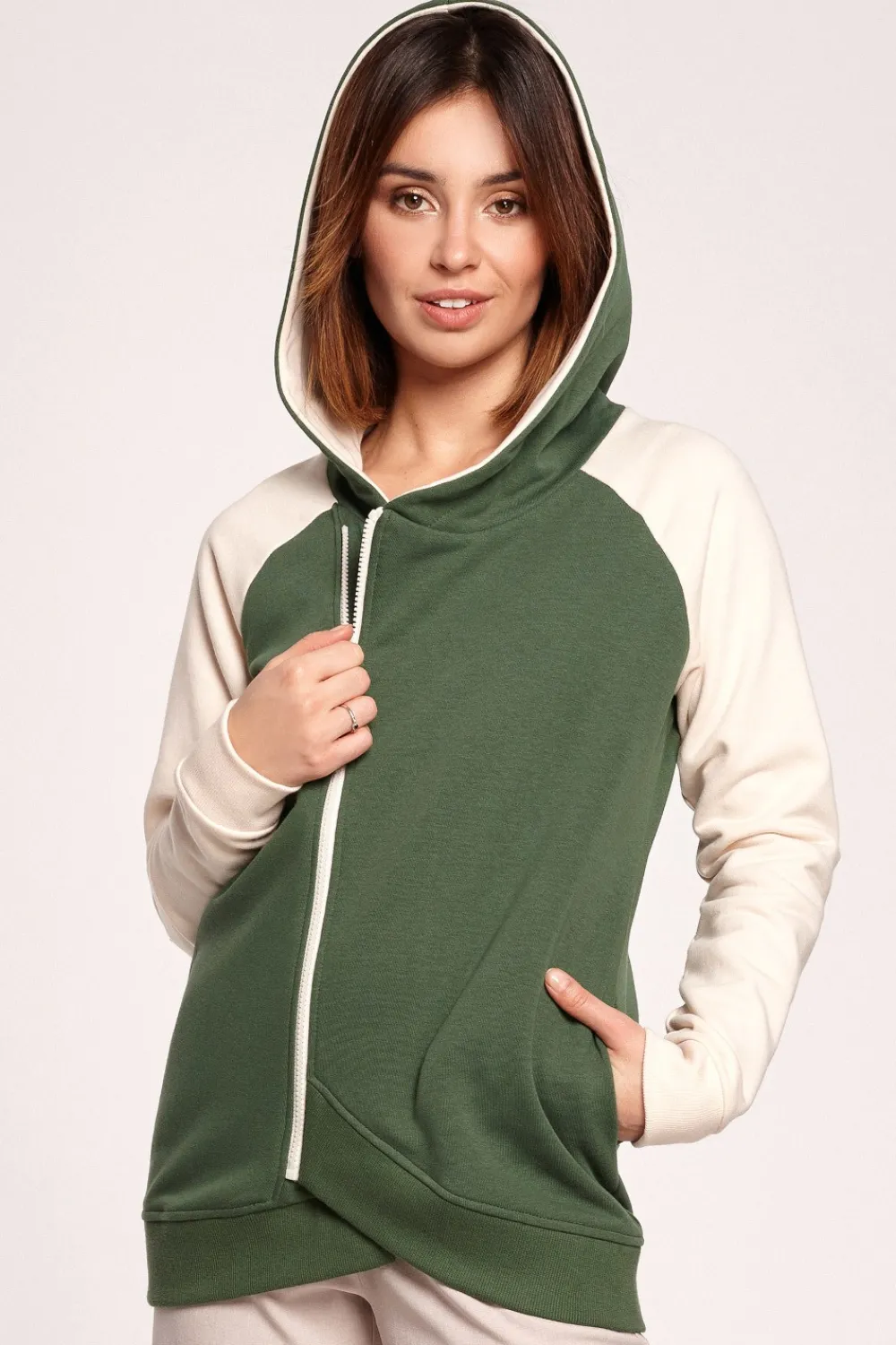 Discount Kolorowa bluza z zamkiem - model 1 Bluzy