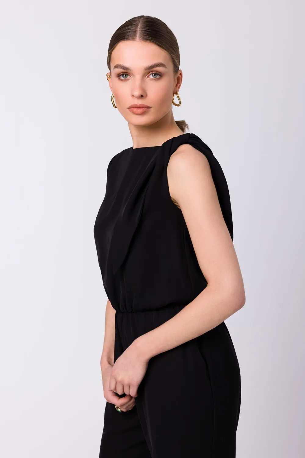 Kobinezon z wiązanie na raieniu - czarny Eleganckie Kombinezony|Kombinezony