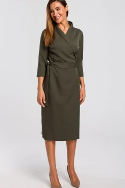 Sale Kopertowa sukienka z paskiem w talii - khaki OUTLET Sukienki