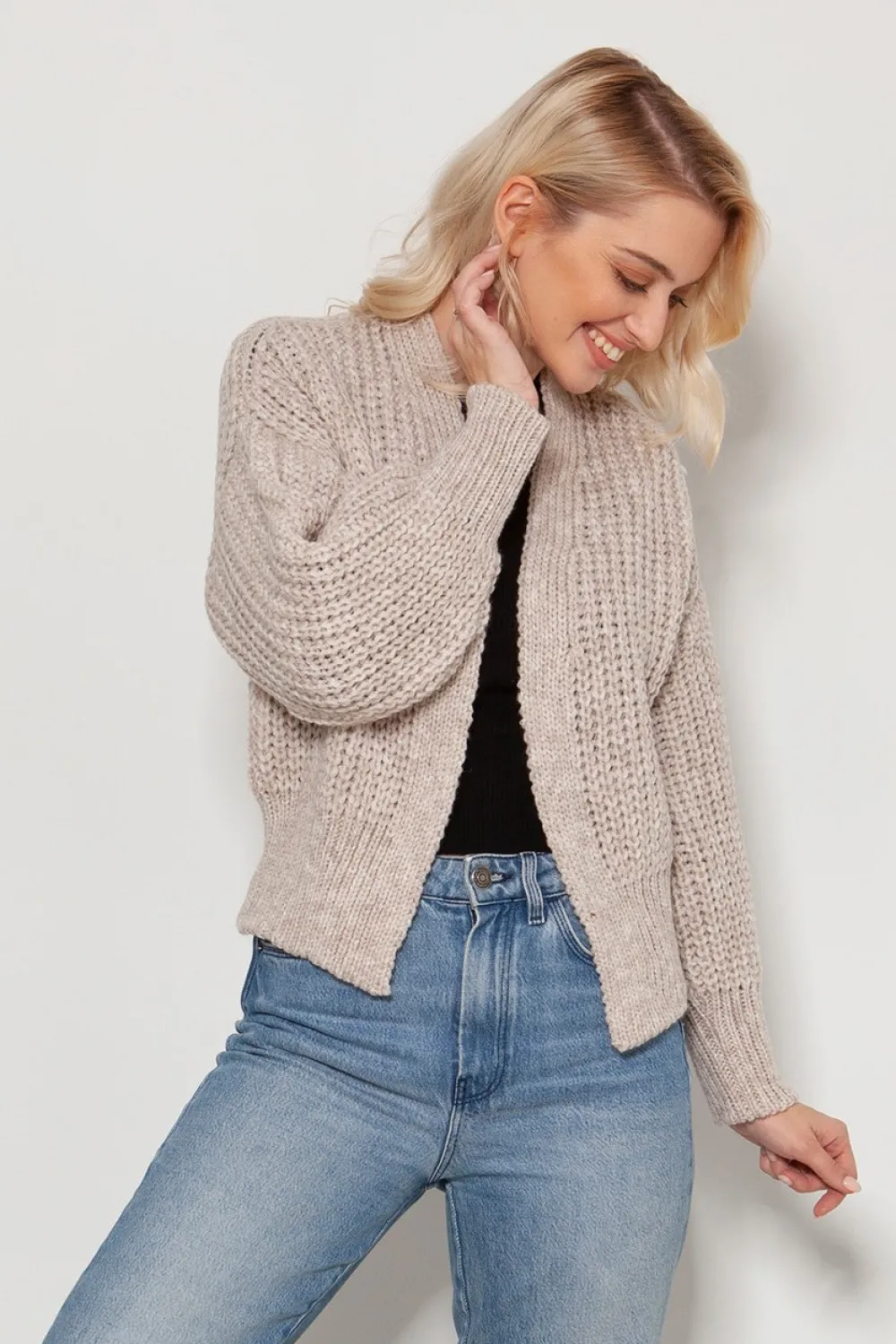 New Krótki sweter bez zapięcia - beżowy Swetry