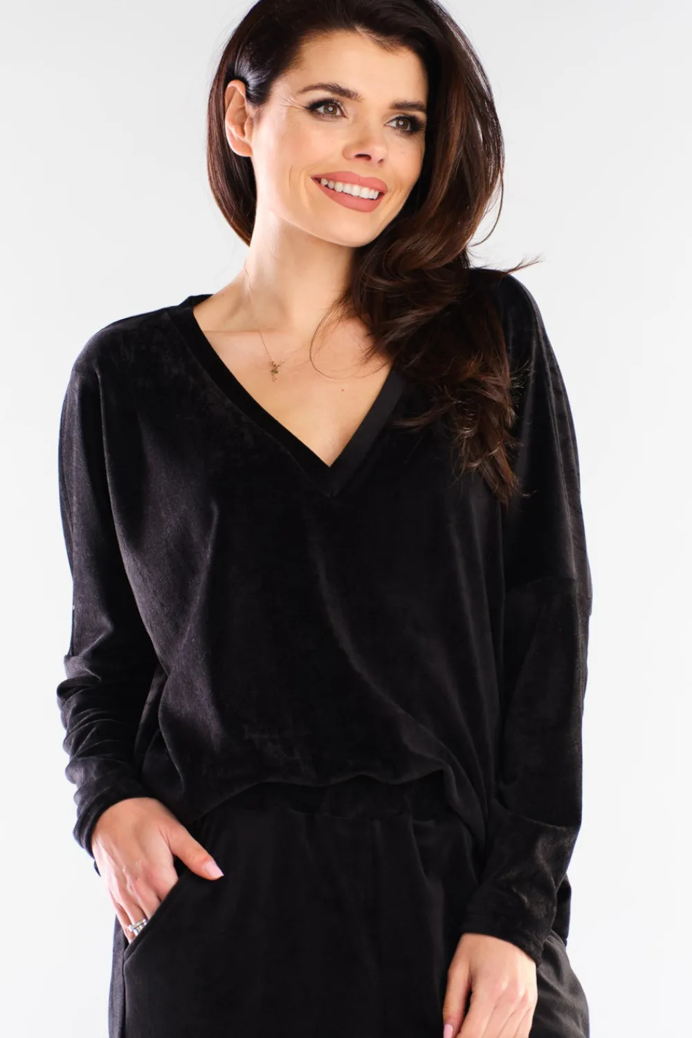 Luźna bluza welurowa z dekoltem V - czarna Odzież Casualowa|Bluzy