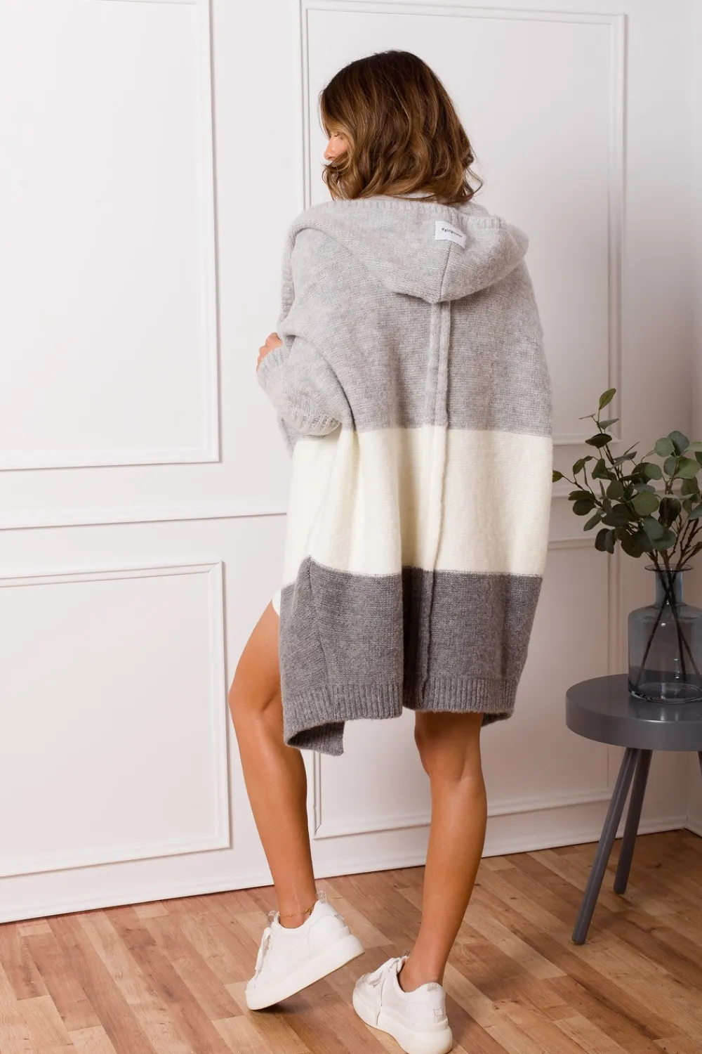 Discount Niezapinany kardigan z kapturem - model 1 Swetry