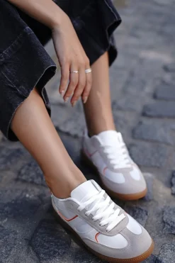 Clearance Niskie trampki Yara - biało-beżowe Sneakersy