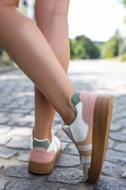 Hot Niskie trampki Yumna - białe Sneakersy
