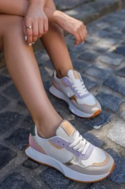 Niskie trampki Zaniyah - kremowe Sneakersy