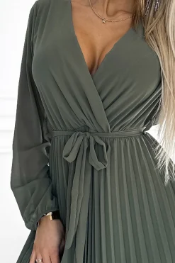 New Plisowana szyfonowa sukienka z dekoltem, długim rękawkiem i wiązanym paskiem - khaki Maxi|Sukienki