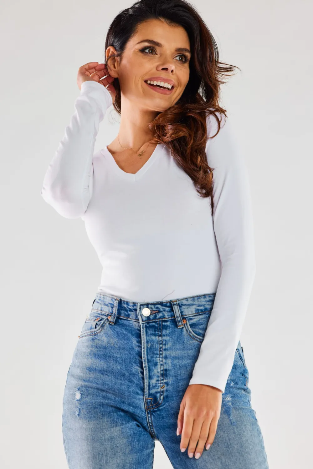 Prążkowana buzka daka z dekote V - biała Odzież Casualowa|Dobry Skład