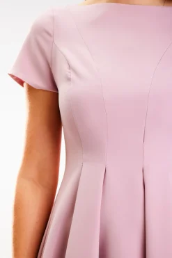 Clearance Rozkozowana ukienka z krótkii rękawai - brudno-różowa Do Pracy|Kolory I Printy Sezonu