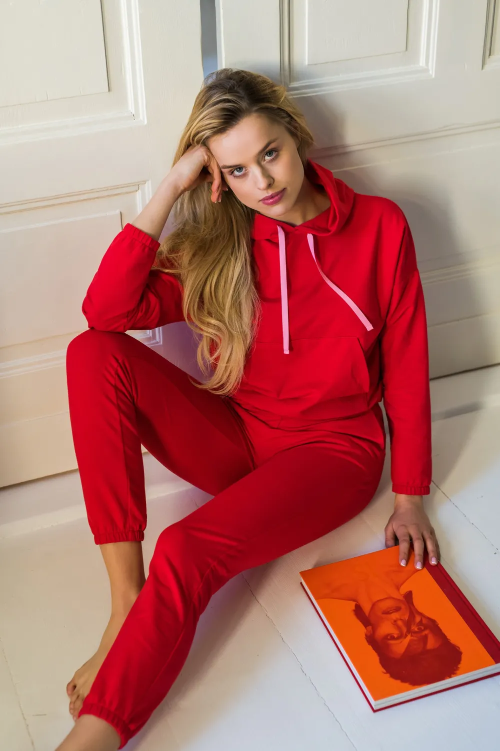 New podnie typu jogger z ogowaną guą - czerwone Odzież Casualowa|Spodnie