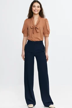 New podnie z nogawkai typu bootcut - granatowe Spodnie