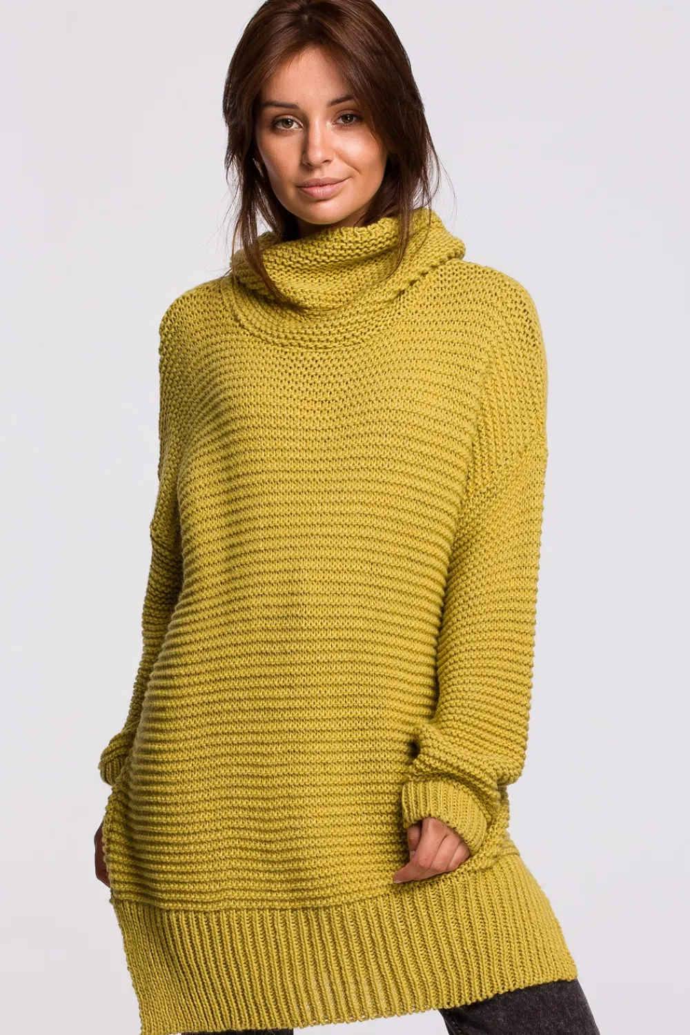 Sweter oversize z golfem - limonkowy Swetry