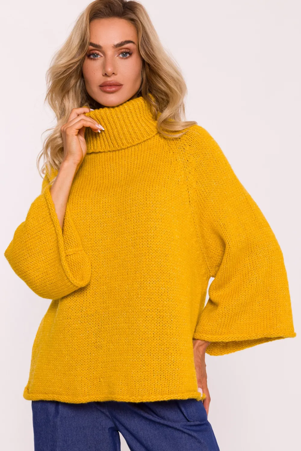 Outlet Sweter z golfem i szerokimi rękawami – miodowy Swetry