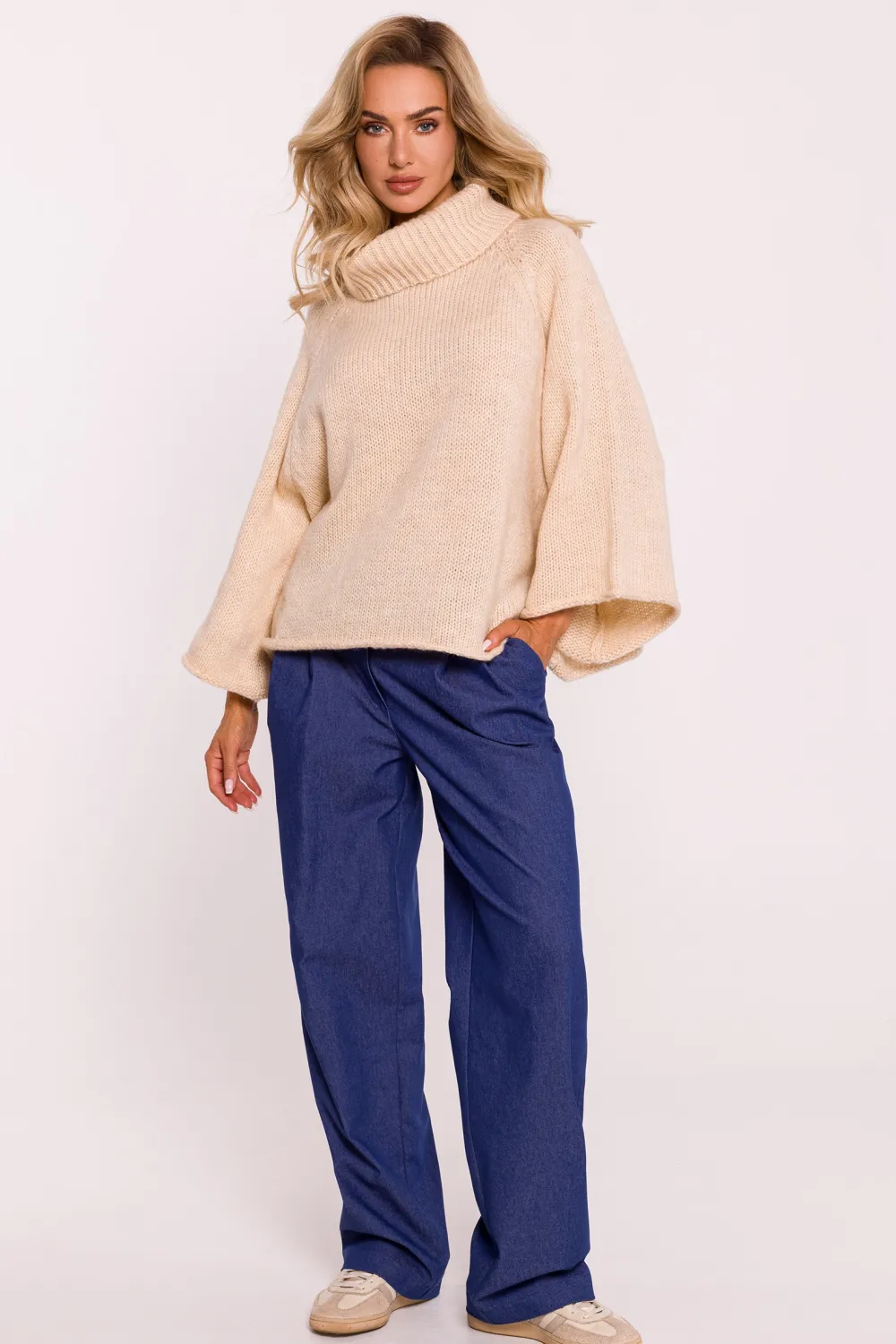New Sweter z golfem i szerokimi rękawami – beżowy Swetry