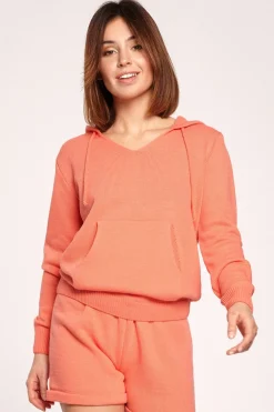 Discount Sweter z kapturem i kieszenią kangurek - koralowy Swetry