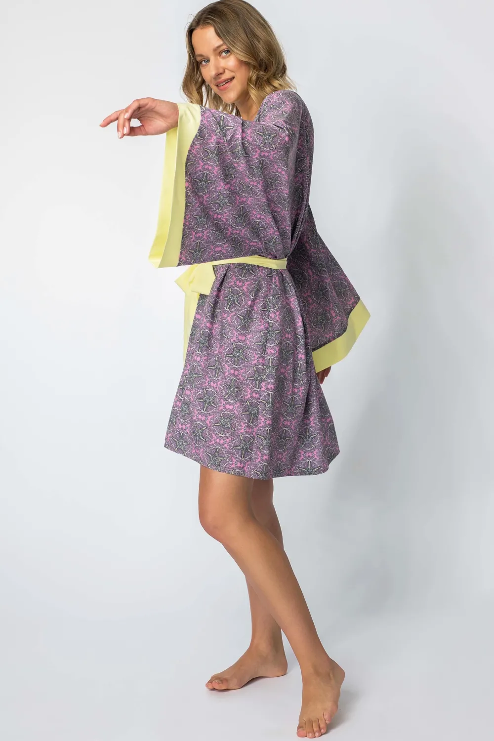 Outlet Szlafrok o kroju kimono z nadrukiem - model 2 Szlafroki