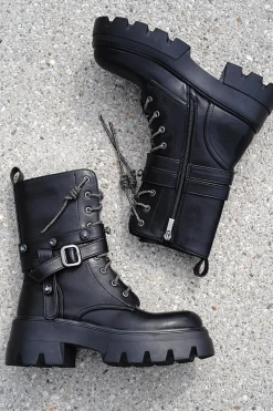 Clearance Sznurowane buty na platformie Nikki - czarne Botki