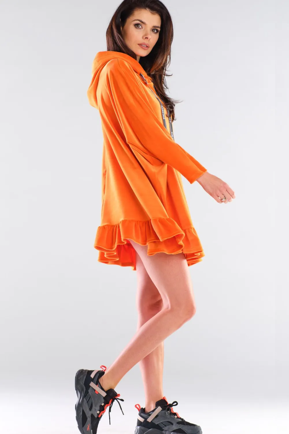 Outlet Welurowa bluza oversize z falbanką - pomarańczowa Odzież Casualowa|Bluzy