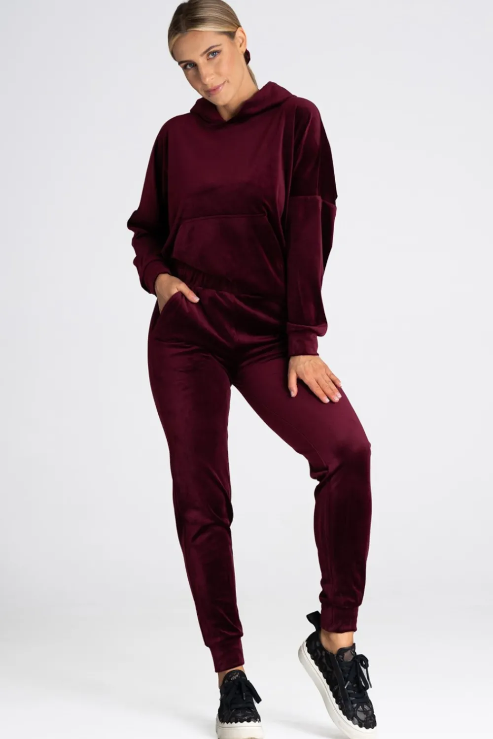Outlet Welurowa bluza z kieszenią kangurek - bordowa Odzież Casualowa|Bluzy