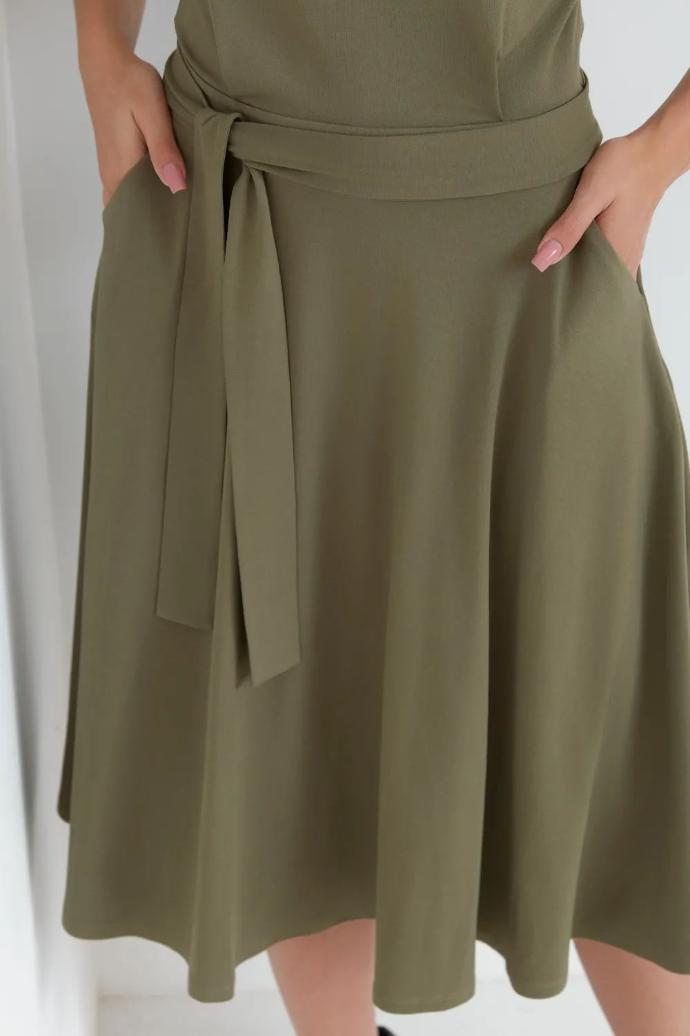 Discount Wikozowa ukienka rozkozowana z pakie – khaki Sukienki