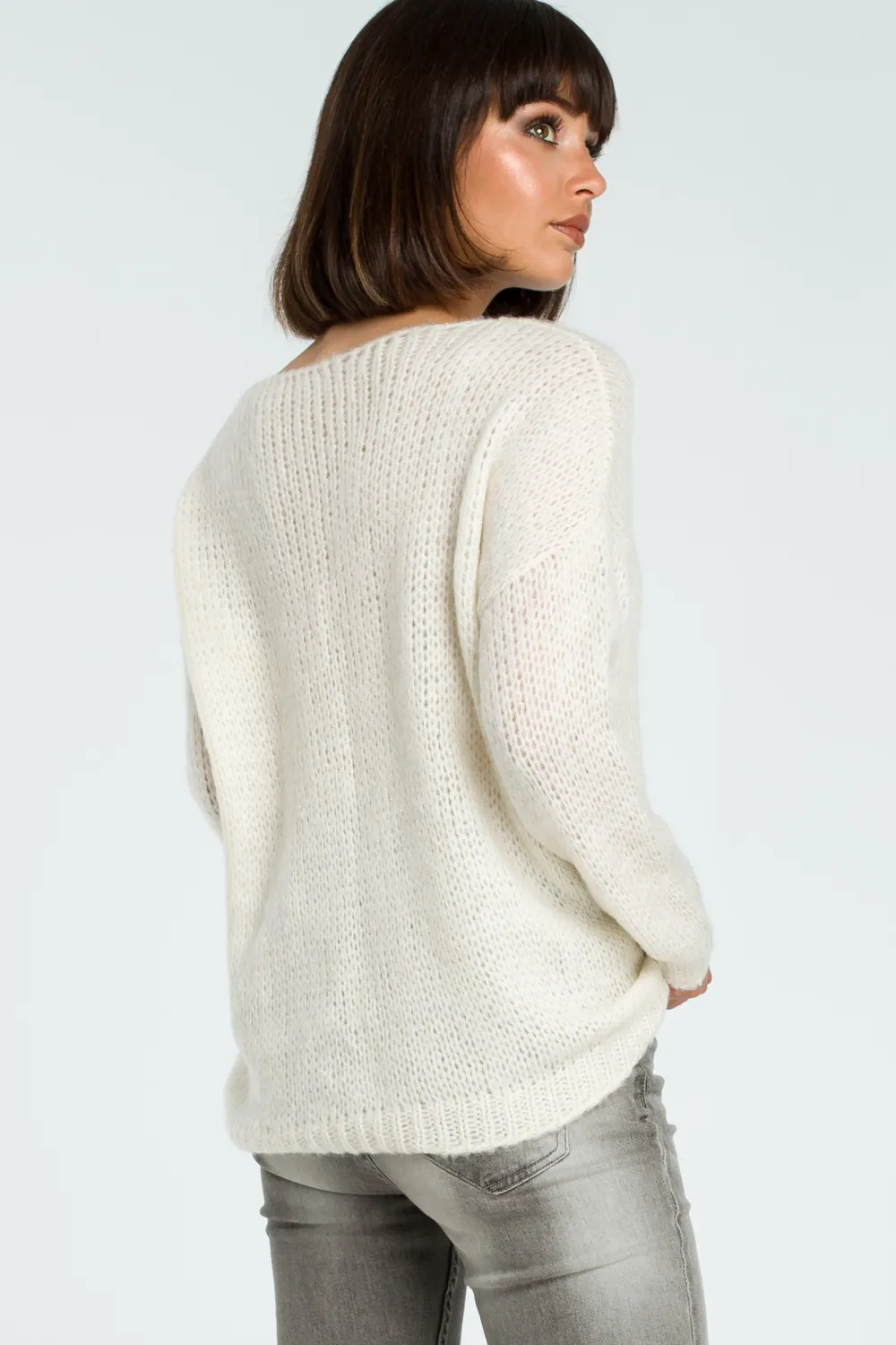 Sale Wygodny sweter z dużym dekoltem - ecru Swetry