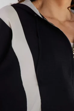 Online Zauwana buza daka z kapture - czarno-beżowa Odzież Casualowa|Bluzy