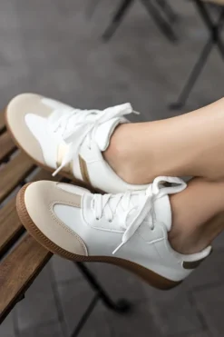 Outlet Złote niskie trampki Mewa - biało-złote Sneakersy